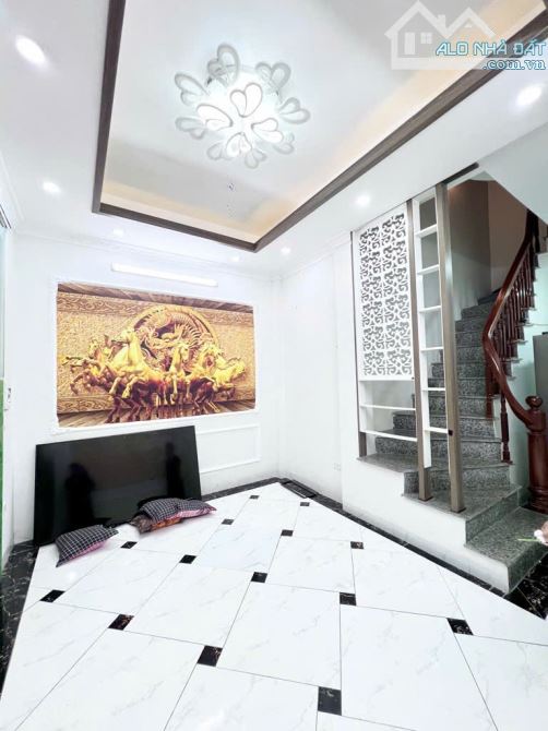 NHÀ ĐẸP 5 TẦNG, GẦN TRƯỜNG, CÔNG VIÊN, CHỢ; 4,7 TỶ - 5