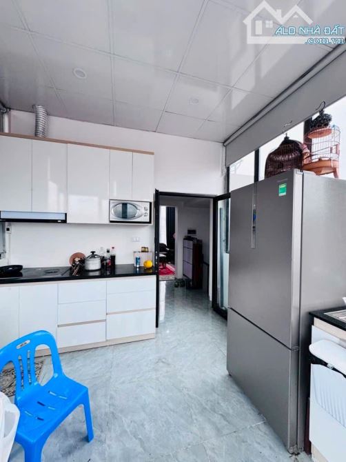 Dòng tiền 35tr/tháng- 6 tầng xây mới- thang máy- 8 phòng khép kín - full đồ- 30M ra đường - 5