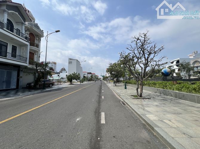 Bán Góc 2mt 374m2 mặt tiền đường lớn Châu Văn Liêm Oceandunes TP Phan Thiết giá 3x tỷ - 8