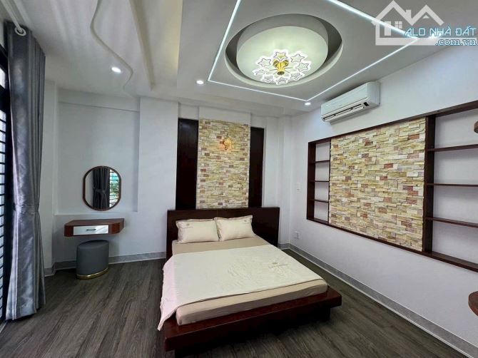 🏠 Bán nhà Đặng Văn Ngữ 📏 Diện tích: Chiều ngang nhà 9m x sâu 3.5m 🏠 Nhà 3 tầng - 6