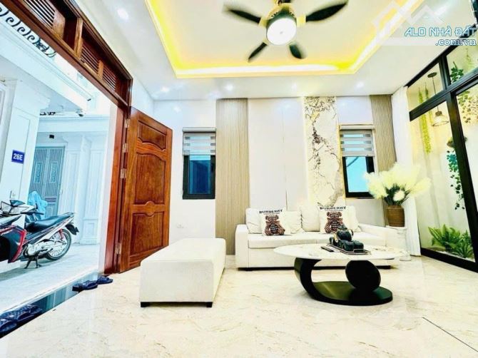 Cần bán nhà đường Đông Quan, Quan Hoa 38m2, 5tầng lô góc nhỉnh 7tỷ - 7