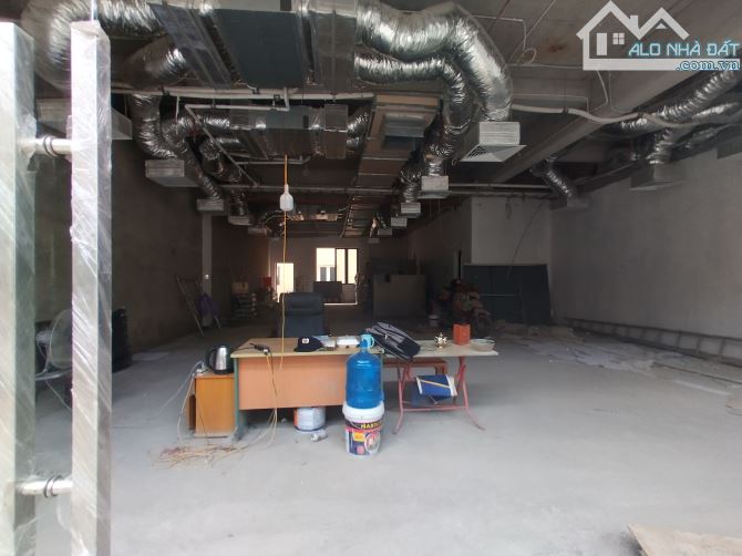Mặt bằng 180m2 tại Chương Dương Độ. Thuê mọi mô hình siêu thị, nhà hàng