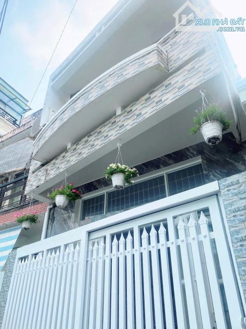 Bán nhà Lê Quang Định, P11, 45m2, 4.9 tỉ tl