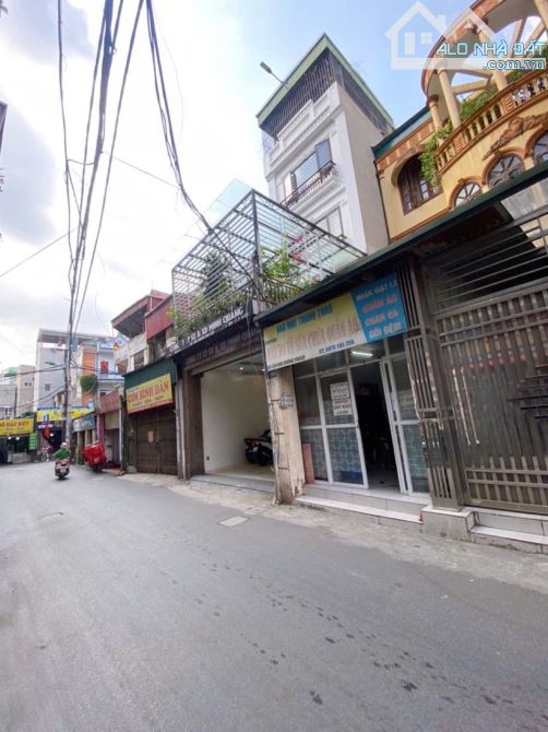 Bán nhà MP Bùi Xương Trạch, dt 96m2, 5t, mt 4.6m. Gia ban 25.5 Tỷ. Lh Huy Ông Địa