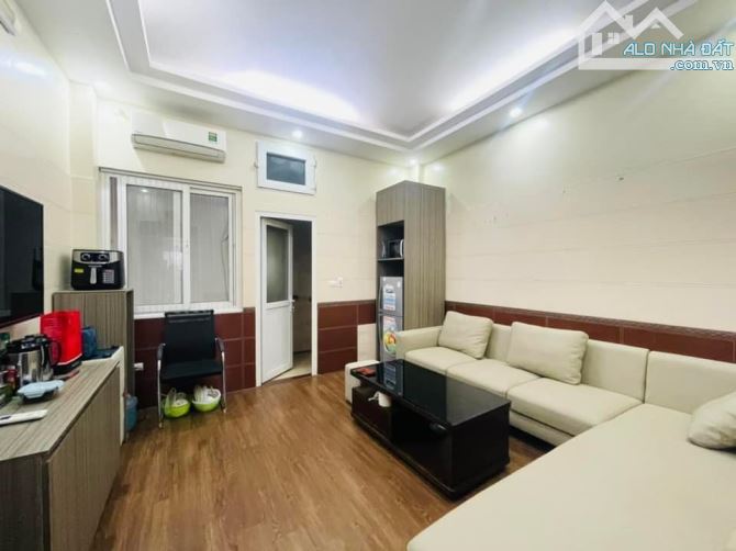 NHÀ ĐẸP PHÂN LÔ, 20M Ô TÔ, 2 THOÁNG, HOÀNG QUỐC VIỆT, 44M, 11.3 TỶ