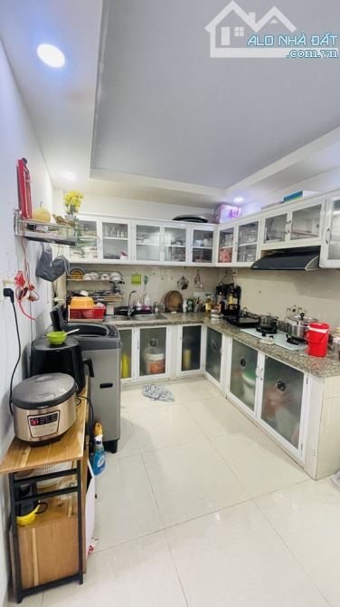 Nhà 3 Tầng Gần Đại Học Sư Phạm Kỹ Thuật, Ngã Tư Thủ Đức, Dt 69m2, Ngang 5.4m, Chỉ 5.2 tỷ