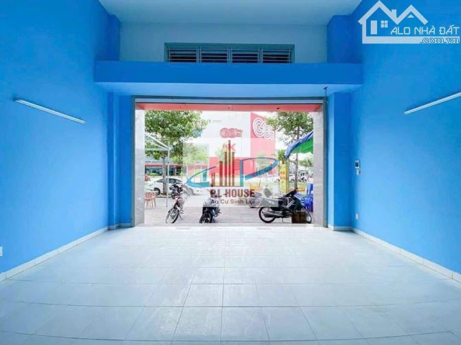 Shophouse mặt tiền đường 19/5 rộng 30m, đối diện Siêu thị GO, khu kinh doanh sầm uất.