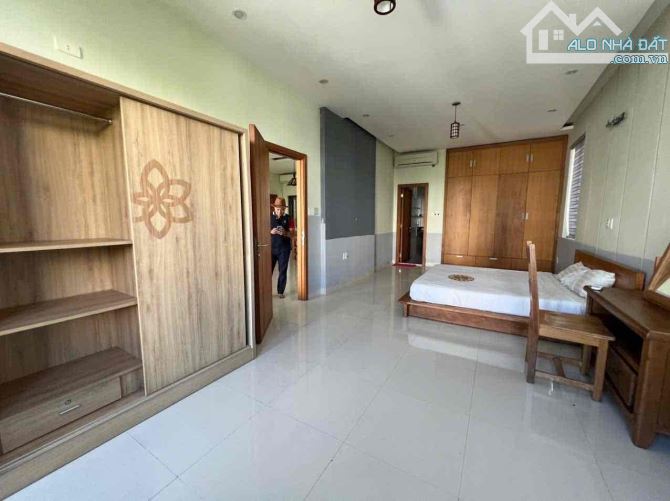 Villa biển mỹ khê siêu đẹp ngay Trần Bạch Đằng , Sơn Trà , Đà Nẵng