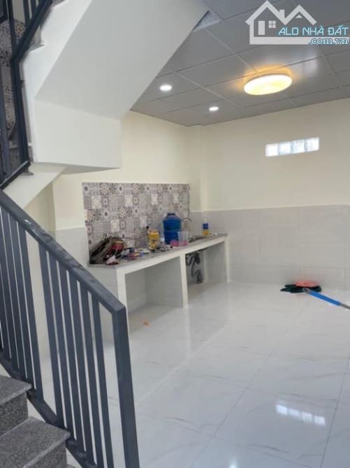 Khu VIP ngay quốc lộ 13 nhà đẹp ở ngay 50m2 ngang 5m giá 4.2 tỷ