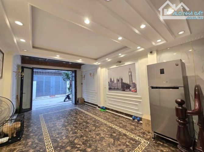 137triệu/m2 Láng, 30m ra phố, Ngõ thông phố lớn, sân rộng, nhà đẹp, DT 69m2 * chỉ 9,5 tỷ