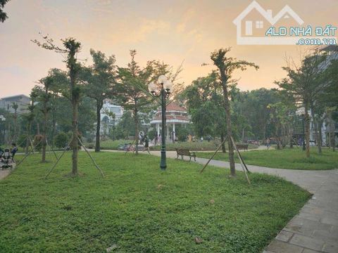 CHÍNH CHỦ BÁN ĐẤT MẶT CÔNG VIÊN NGỌC THỤY 96M-6MT. 33TỶ LÔ GÓC ĐƯỜNG 30M ĐẸP NHẤT KHU