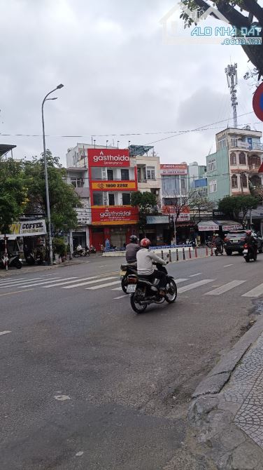 💥. Cần  bán nhanh căn nhà 3 tầng nằm ngay trung tâm thành phố Đà Nẵng cách cầu Rồng vài b