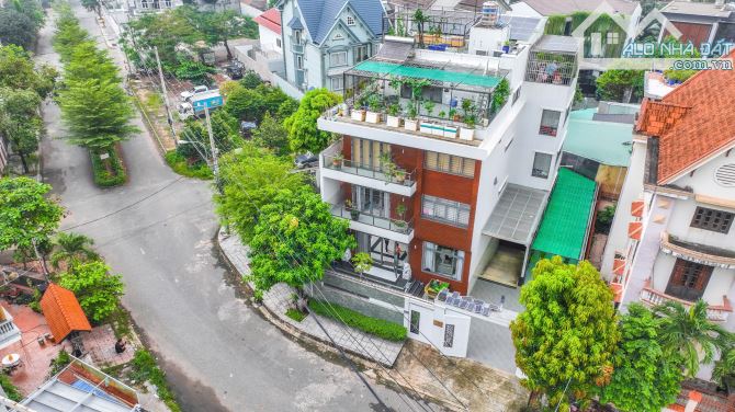 Áp lực ngân hàng thương lượng mạnh biệt thự  góc 484m² tâm huyết lô góc - hồ cá Koi DT