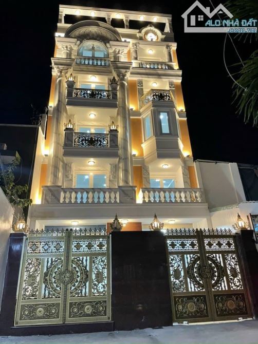 Bán nhà MT Trần Quang Khải, P Tân Định Quận 1, DT 8 x 17m, trệt 5L