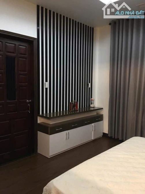 Nhà biệt thự 4 tầng mặt tiền đường Phùng Chí Kiên. P Xuân Phú. TP Huế