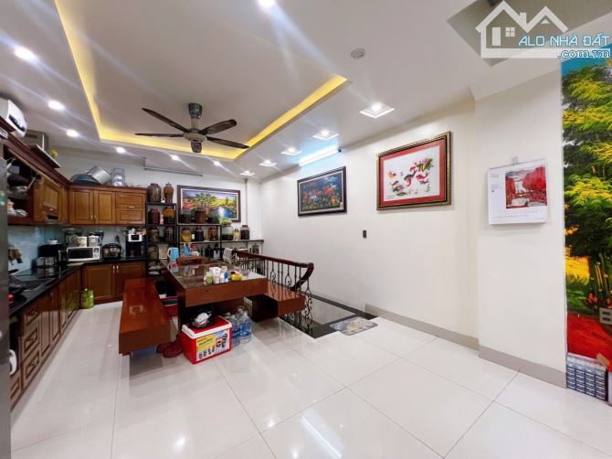 Bán nhà MP Bùi Xương Trạch, dt 96m2, 5t, mt 4.6m. Gia ban 25.5 Tỷ. Lh Huy Ông Địa - 1