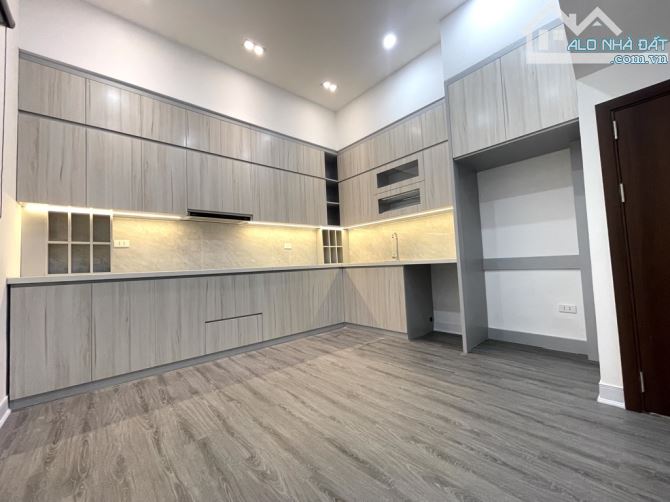 BÁN NHÀ NGÕ RỘNG, NÔNG, PHỐ HOÀNG HOA THÁM, DT 55m2 - 1