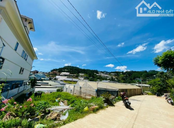 BÁN ĐẤT BIỆT THỰ THUẬN TIỆN XÂY SÂN VƯỜN RỘNG TẠI TRỊNH HOÀI ĐỨC ĐÀ LẠT - 1