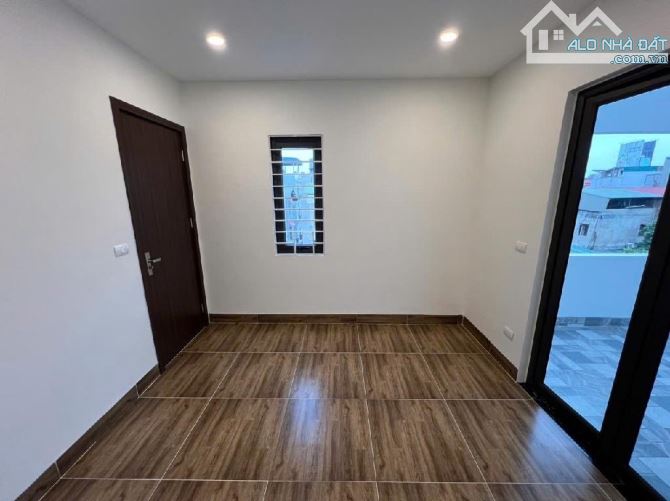 Q. Long Biên Bán nhà 72m², 5 tầng thang máy oto đỗ cửa nhỉnh 8 tỷ gần đường Nguyễn Văn Cừ - 1