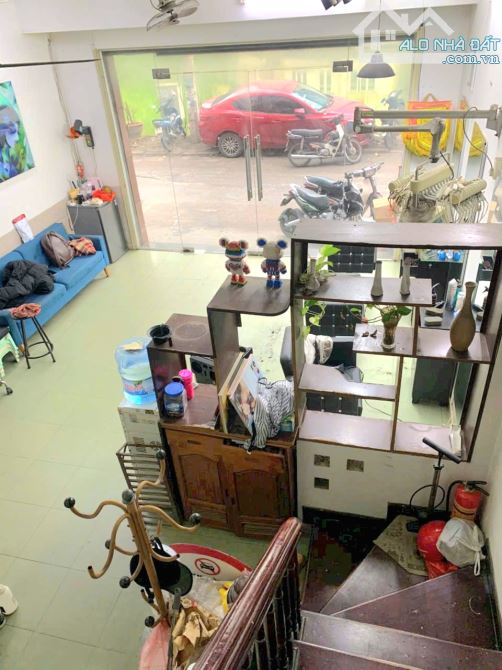 Bán nhà phố Chùa Láng Kinh Doanh ô tô tránh Lô góc 44m, mt 5m bán 18tỷ nhà 5 tầng
