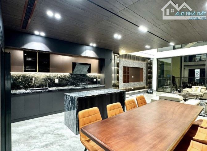 Bán nhà Võ Chí Công, dt47m, 6 tầng thang máy, gần ô tô, gần phố - 1