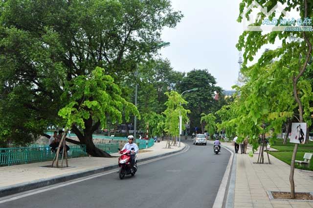 Bán nhà Thụy Khuê 150m2 ngõ ô tô vào được mặt ngõ cách hồ Tây 50m - 1