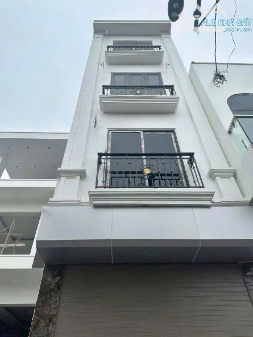 Ô tô đỗ ngày đêm! Nhà 4 tầng, 4pn, thoáng sáng Ngã Tư Nhổn, Nhỉnh 5 tỷ - 1