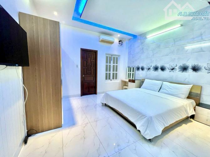 NHÀ MẶT TIỀN ĐƯỜNG NGUYỄN THỊ MINH KHAI NHA TRANG, DT 92M, GIÁ 24 TỶ - 1