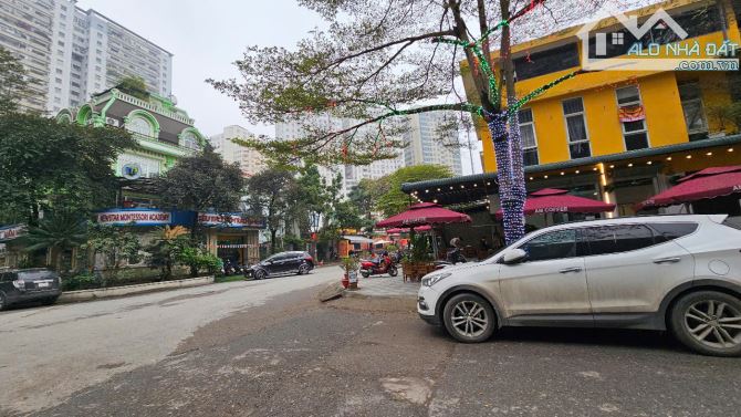 Bán gấp nhà riêng 210m2 MT 30m BT-LK KĐT Văn Khê,La Khê,HĐ. Lô góc 3mặt thoáng.Giá 55ỷ555 - 12