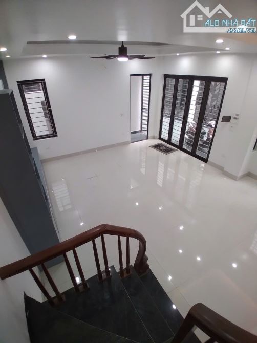BÁN NHÀ 3 TẦNG NGÕ ĐƯỜNG TRƯỜNG CHINH NGÕ RỘNG - 2