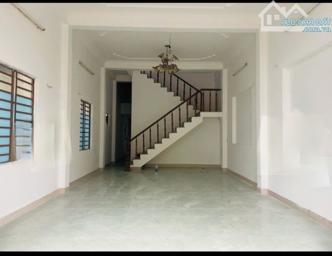 Cần bán căn nhà 2 tầng đường 5,5m sát trường Nguyễn khuyến - 2