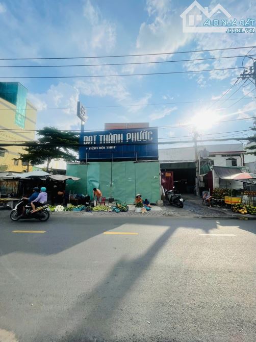 Bán nhà mặt tiền Trần Tuấn Khải, P5, Q5 4.3x15m 2 tầng đang cho thuê 45tr/tháng, giá chỉ 2 - 2