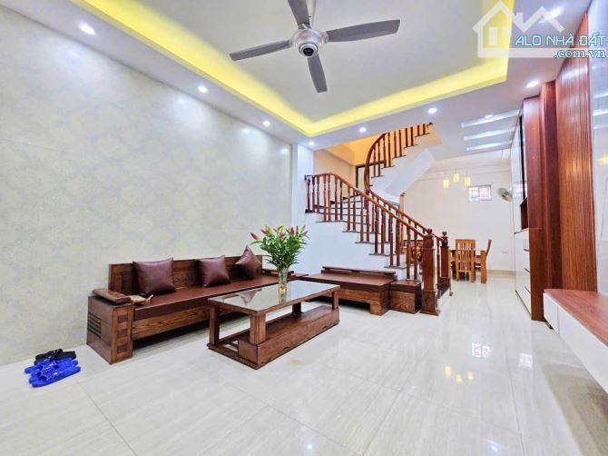 CHỦ NHÀ QUYẾT B.Á.N  GIẢM CHÀO ĐỂ B.Á.N - DT 50 M², 4 TẦNG, HƠN 6 TỶ - FULL NỘI THẤT - D - 2