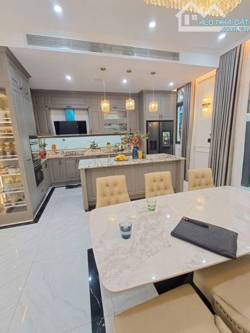 Bán nhà đẹp 4 tầng đường Nguyễn Thanh Bình, 225m2, MT 9m, vị trí đẹp, đường ô tô, kinh doa - 2