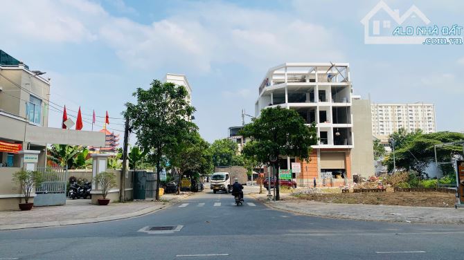Bán đất An Khánh nền góc dự án 1.8ha (1.8 mẫu) đường số 8 Quận 2 cũ (81.7m2) 300 tr/m2 - 2