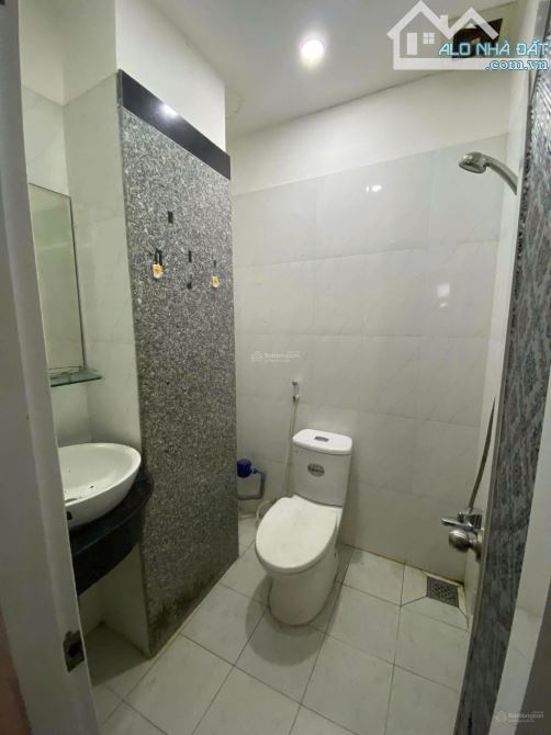 Nhà mới (5x9m), hẻm ô tô 7 chỗ vào tận nhà khu yên tĩnh đường Nguyễn Xí P13 Quận BT - 2