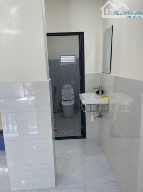 Khu VIP ngay quốc lộ 13 nhà đẹp ở ngay 50m2 ngang 5m giá 4.2 tỷ - 2