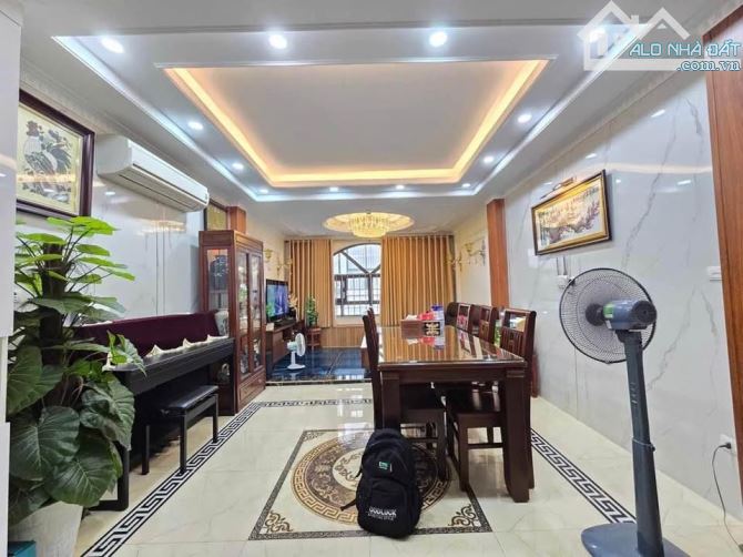 137triệu/m2 Láng, 30m ra phố, Ngõ thông phố lớn, sân rộng, nhà đẹp, DT 69m2 * chỉ 9,5 tỷ - 2