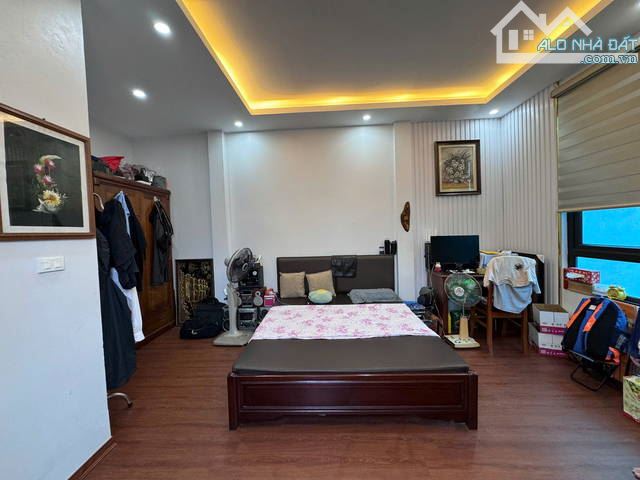 BÁN NHÀ PHỐ THỊNH QUANG-ĐỐNG ĐA -LÔ GÓC - DT 37M2 x 5T, MT 4M- GIÁ  7,8TỶ. - 2