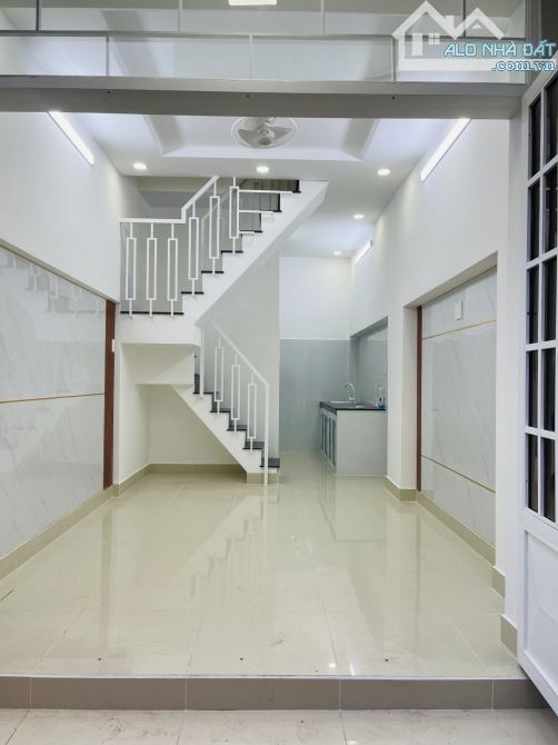 🏘️CHỈ NHỈNH 2 TỶ - HXH 4M - GẦN CÔNG VIÊN PHÚ LÂM - BX MIỀN TÂY - 2 TẦNG -2PN - VÀO Ở NGA - 2