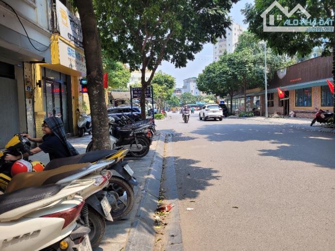 BÁN MẢNH ĐẤT MẶT NGÕ NGUYỄN VĂN HUYÊN- Ô TÔ TRÁNH- DTICH 80M2, MẶT TIỀN 6M_ GIÁ 20,5 TỶ. - 1