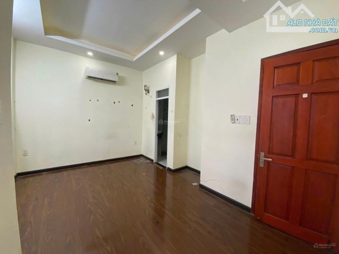 Nhà mới (5x9m), hẻm ô tô 7 chỗ vào tận nhà khu yên tĩnh đường Nguyễn Xí P13 Quận BT - 3