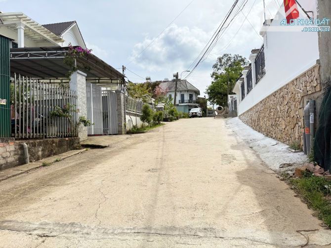 {BÁN GẤP} Nhà Diện Tích (260m2 Ngang 11m Nở Hậu) Đường Ô Tô 8m Né Nhau. Giá Chỉ 42Triệu/m2 - 3