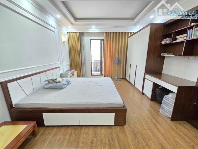 137triệu/m2 Láng, 30m ra phố, Ngõ thông phố lớn, sân rộng, nhà đẹp, DT 69m2 * chỉ 9,5 tỷ - 3