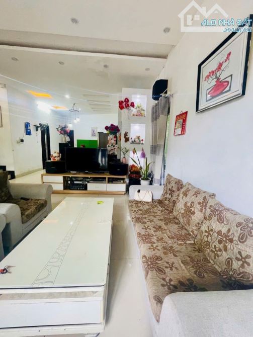 BÁN BIỆT THỰ MẶT TIỀN TRUNG TÂM TP HUẾ 180M2 GIÁ CHỈ 6.X TỶ - 3