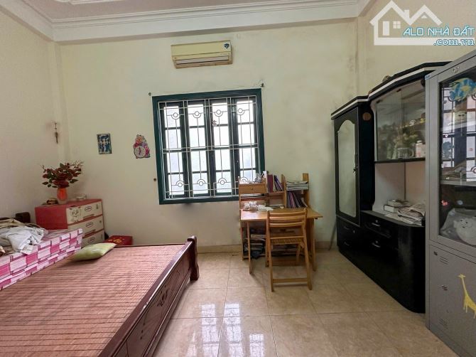 Phân lô Hoàng Ngọc Phách,Ô tô tránh,view sân chơi,2 thoáng, 61m 4tầng 4.8m mặt,Giá 19.9tỷ - 4