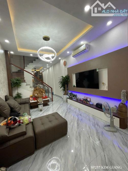 HÀNG HÓT ! NHÀ ĐẸP NGÕ 902 KIM GIANG, 50M2x4T, GIÁ 8.5 TỶ, CÁCH BÃI ĐẬU XE Ô TÔ 5M - 4