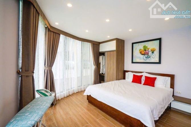 NGỌC THUỴ-LÔ GÓC- 7 TẦNG -THANG MÁY- Ô TÔ ĐỖ CỬA- GIÁ 19 TỶ NHỈNH- ĐẸP KHÔNG TỲ VẾT - 4