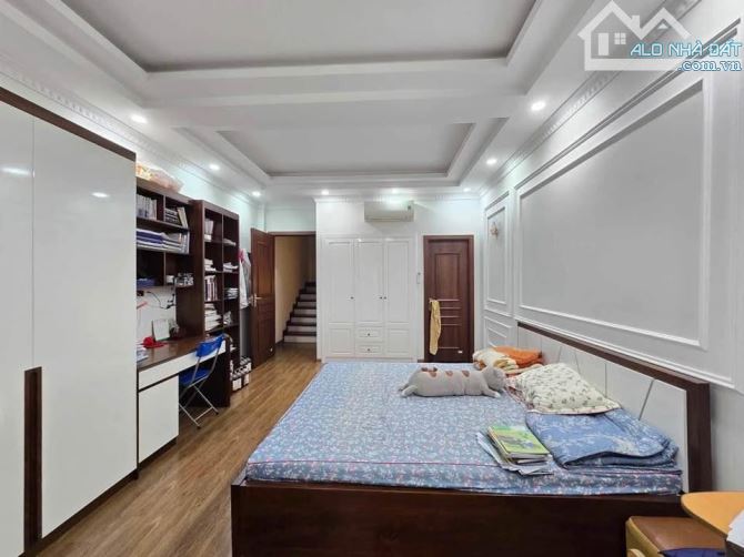 137triệu/m2 Láng, 30m ra phố, Ngõ thông phố lớn, sân rộng, nhà đẹp, DT 69m2 * chỉ 9,5 tỷ - 4