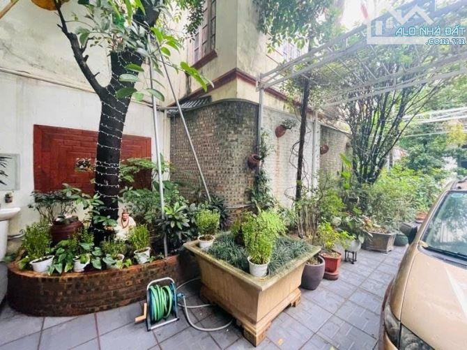 BÁN NHÀ ĐỘI CẤN – BA ĐÌNH – Ô TÔ KINH DOANH – 375 M2 – 4 TẦNG – MẶT TIỀN 10 M – GIÁ 92.5 T - 4